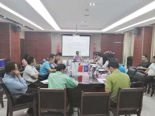 武漢新特光電技術(shù)有限公司董事長(zhǎng)、武漢光谷中小企業(yè)科技創(chuàng)新協(xié)會(huì)顧問(wèn)陳義紅博士