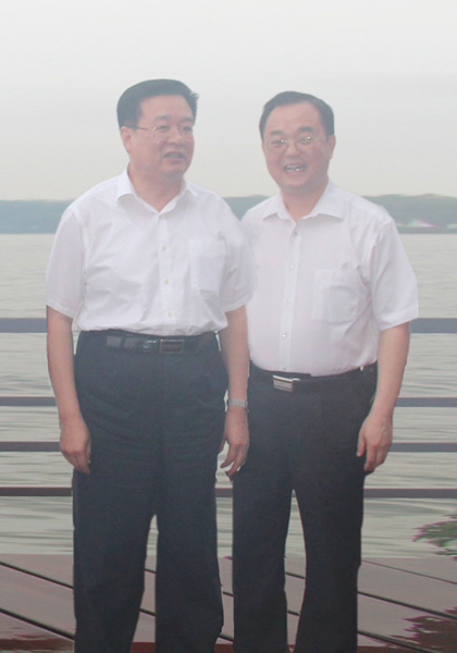 山東聊城組織部副部長譚學國一行訪問新特光電，并受到王國生省長接見